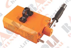 TWO-MAGNETIC CIRCUIT LIFTER