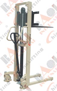 HAND STACKER