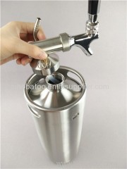 Mini beer dispenser for draft beer