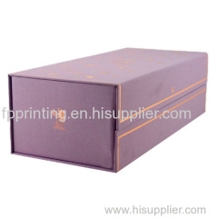 China Custom Magnet Closure Paper Gift Packaging Boxes