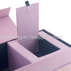 China Custom Magnet Closure Paper Gift Packaging Boxes