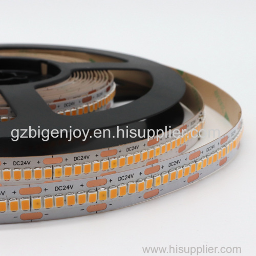 Built-in Constant Current IC 2835 LED Strip 300Leds