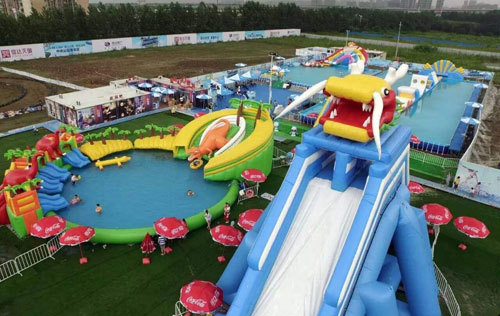 How to choose the best season for inflatable water park