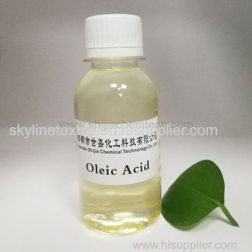 Omega-9 oily liquid with a lard-like odor