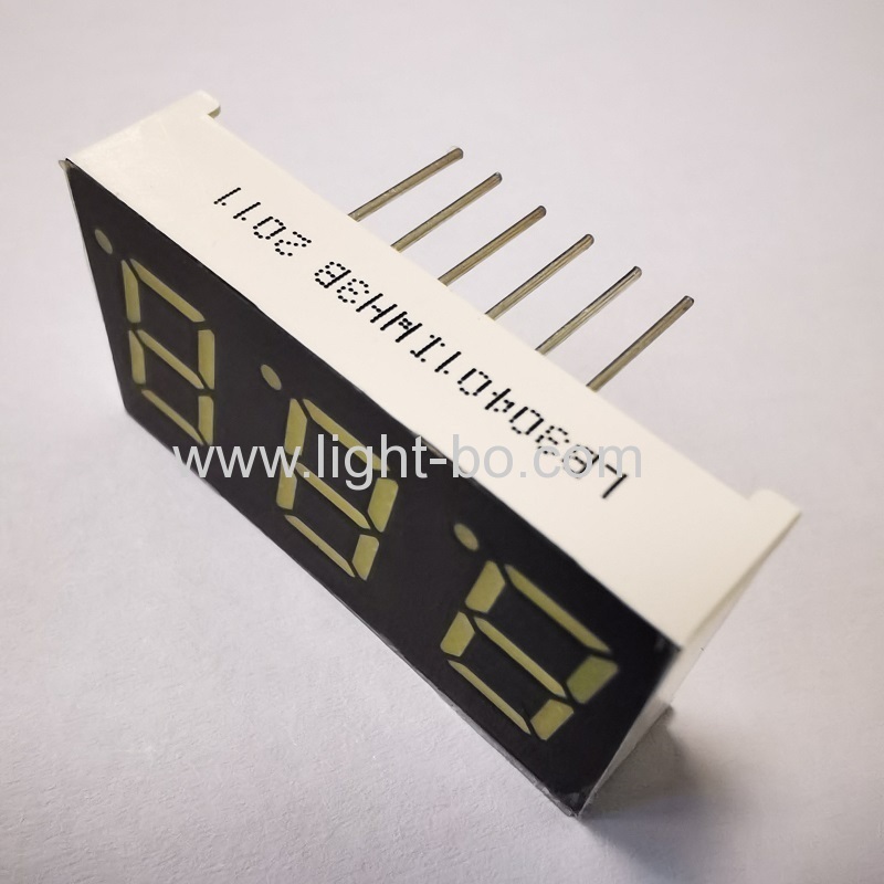 شاشة عرض LED بيضاء فائقة السطوع مقاس 0.4 بوصة ثلاثية الأرقام مكونة من 7 قطاعات وأنود مشترك لمؤشر درجة الحرارة