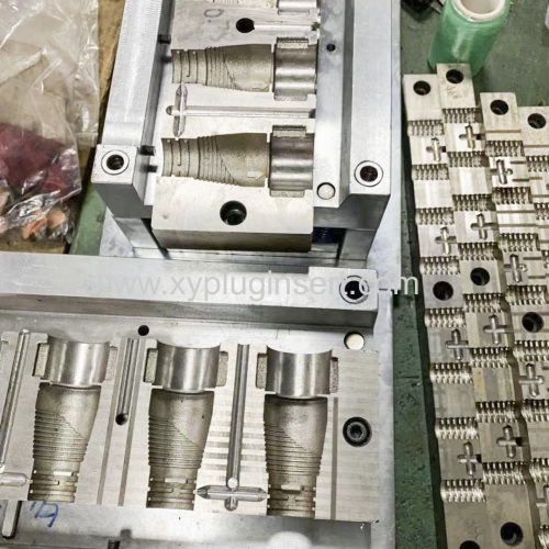 plugs moulds plugs mold plug tooling  with injection machine 