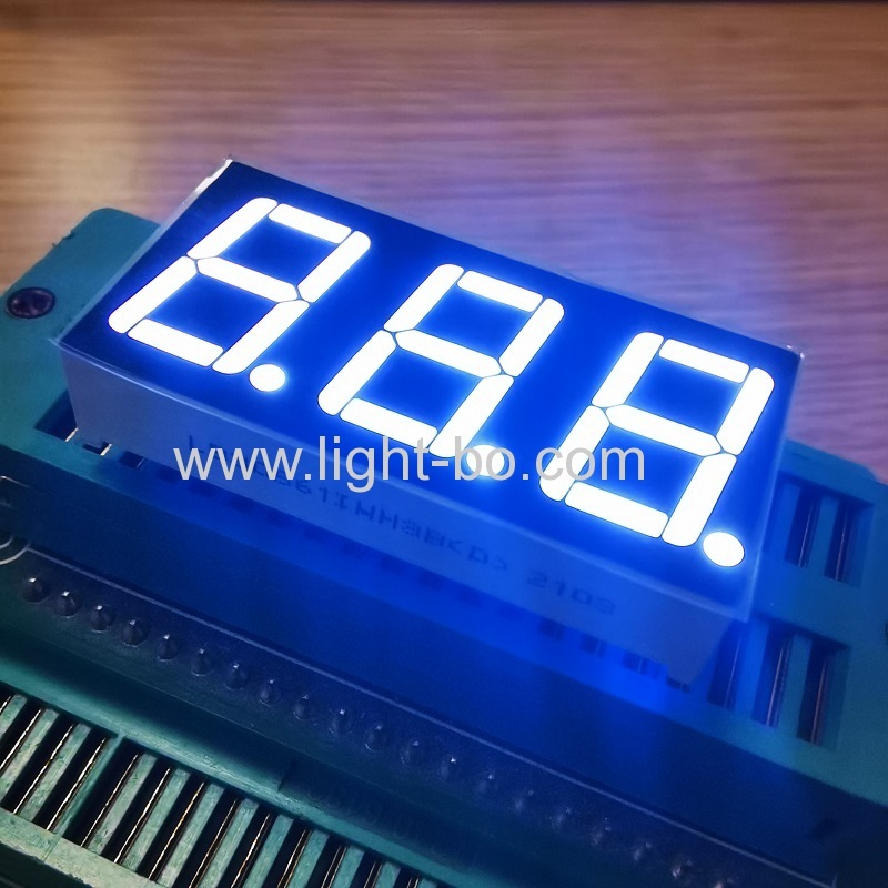 شاشة عرض LED ثلاثية الأرقام بيضاء للغاية مكونة من 7 قطاعات وأنود مشترك 0.56 بوصة للتدفئة والتبريد