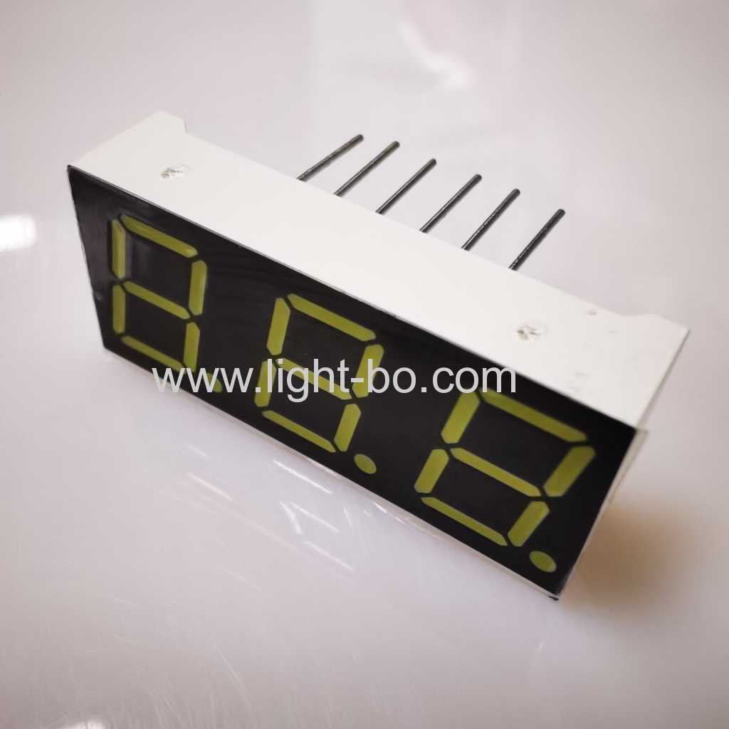 ultraweiße 0,39 "dreistellige 7-Segment-LED-Anzeige mit gemeinsamer Kathode für Instrumententafel