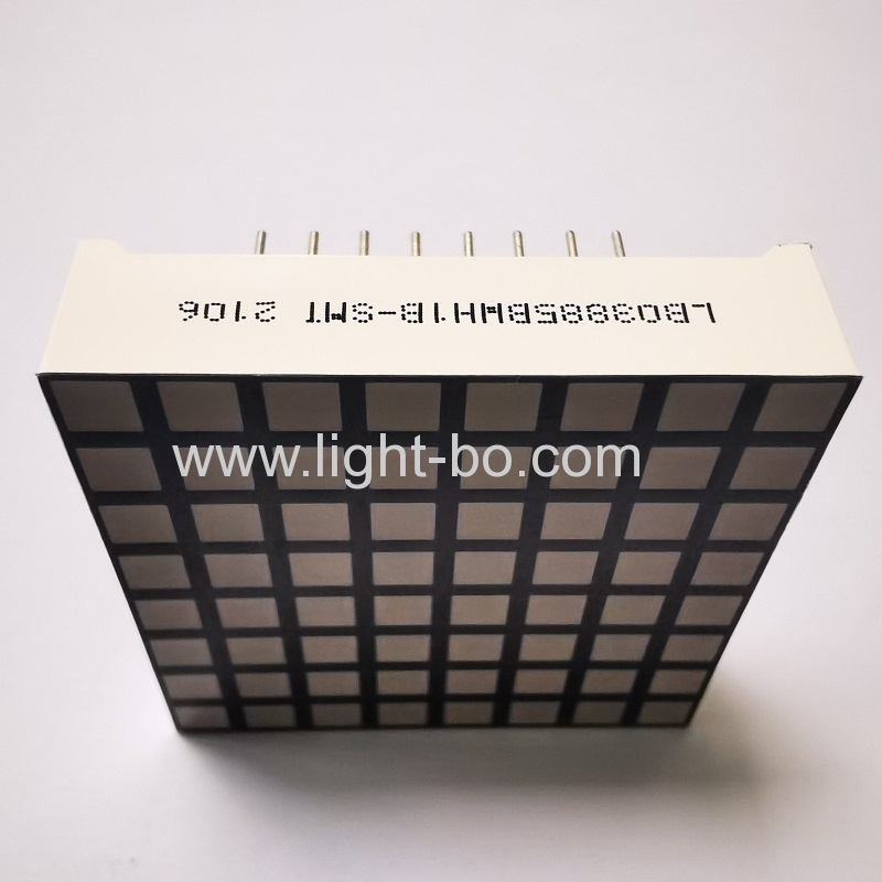 31,7 * 31,7 mm 8x8 quadratische Punktmatrix LED-Anzeigenreihe Anode schwarze Oberfläche weiße Epoxidfarbe weiß