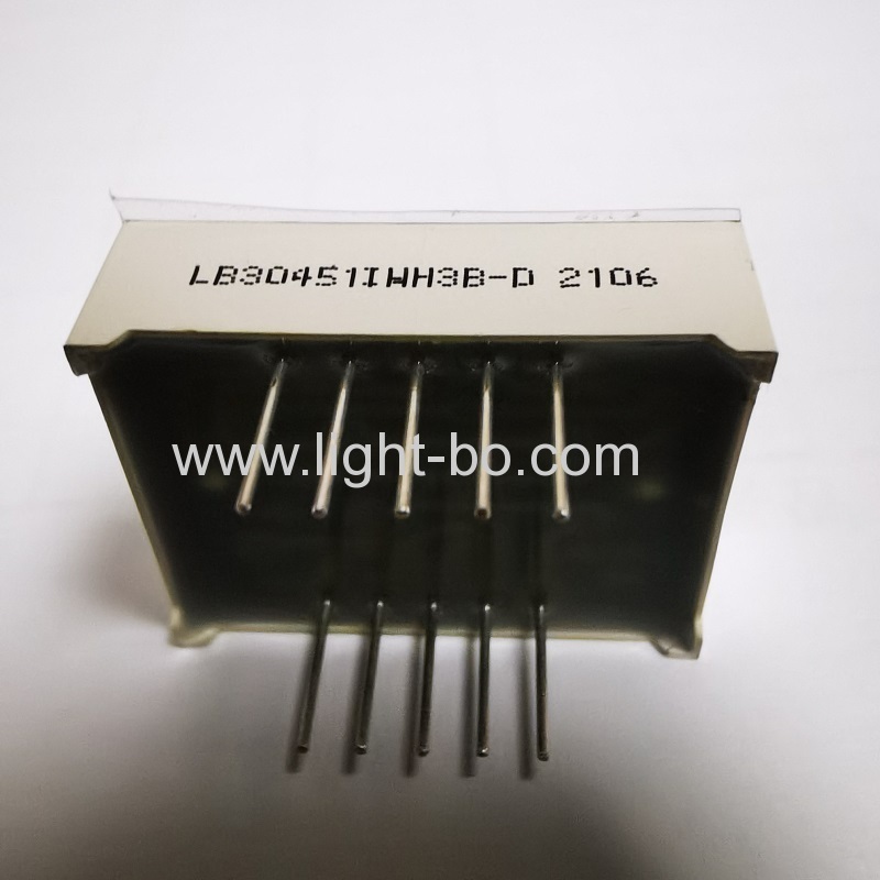 شاشة عرض LED فائقة البياض مكونة من 7 قطاعات مكونة من رقمين ونصف وأنود مشترك للتحكم في درجة الحرارة