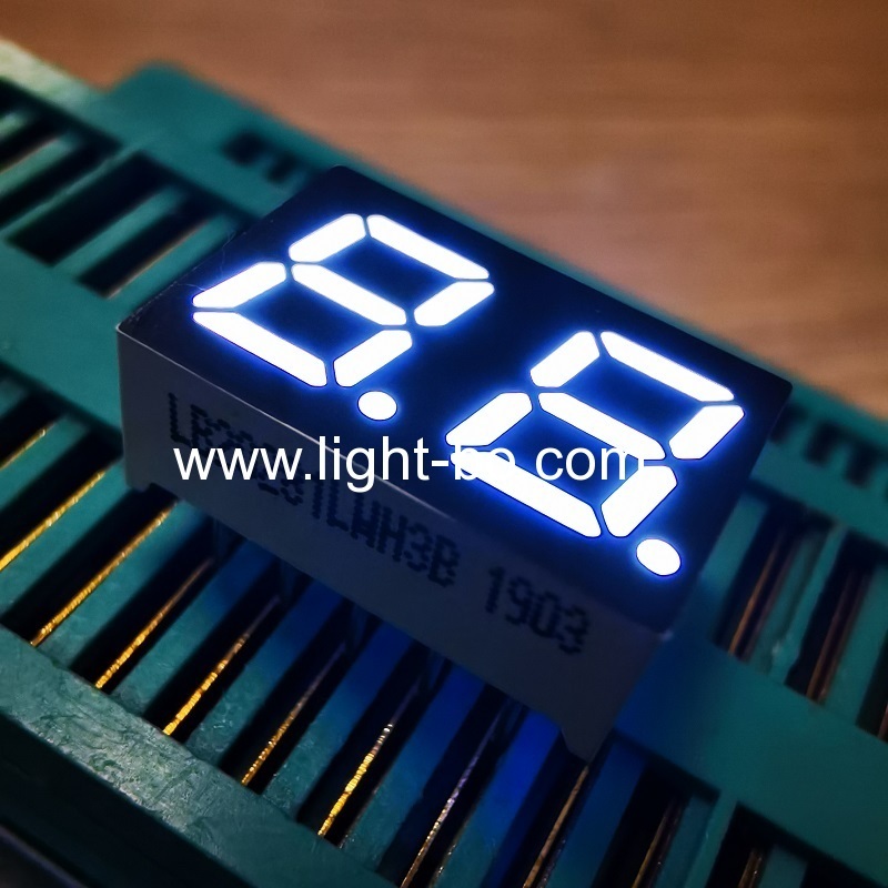 ultraweiße zweistellige 0,28 "7-Segment-LED-Anzeige mit gemeinsamer Kathode für kleine Haushaltsgeräte