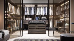 WALK-IN CLOSET DOOR