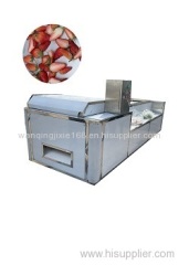 Automatic strawberry cutting machine