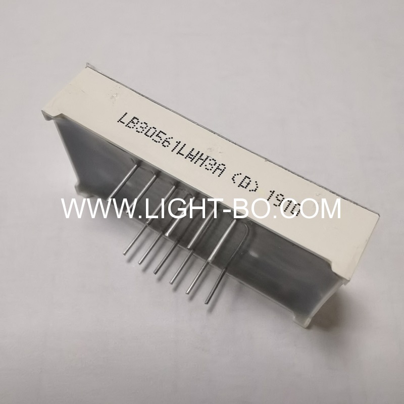 شاشة عرض LED ثلاثية الأرقام بيضاء فائقة السطوع مقاس 0.56 بوصة مكونة من 7 قطاعات وكاثود مشترك للأجهزة