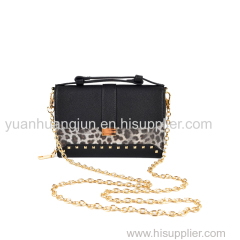 MINI WALLET HANDBAG WITH CHAIN