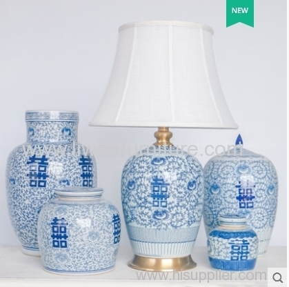 Chinese porcelain pot blue and white