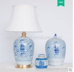 Chinese porcelain pot blue and white