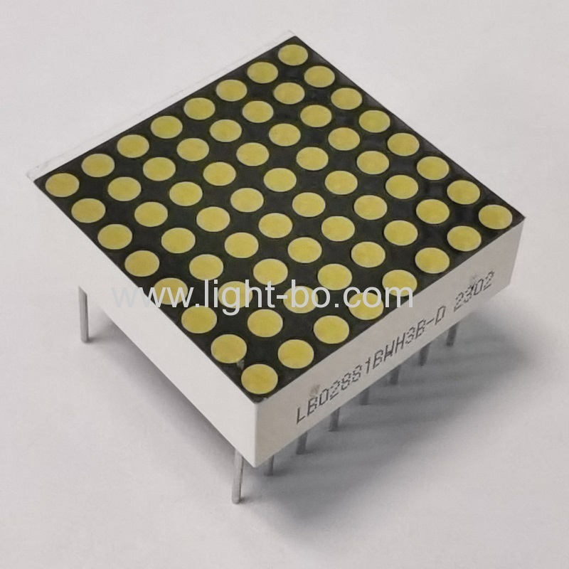 Ultrahelle weiße 1,9 mm 8 x 8 Punktmatrix-LED-Anzeige, Reihenanode, Spaltenkathode, 20 x 20 mm