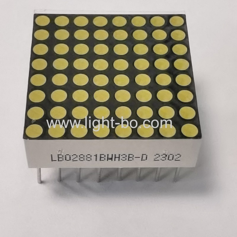 Ultrahelle weiße 1,9 mm 8 x 8 Punktmatrix-LED-Anzeige, Reihenanode, Spaltenkathode, 20 x 20 mm