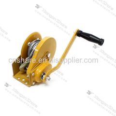 Hand operated selflocking winch