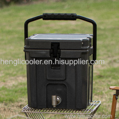 Wholesale 10 QT Portable rotomolded cooler box with water tap