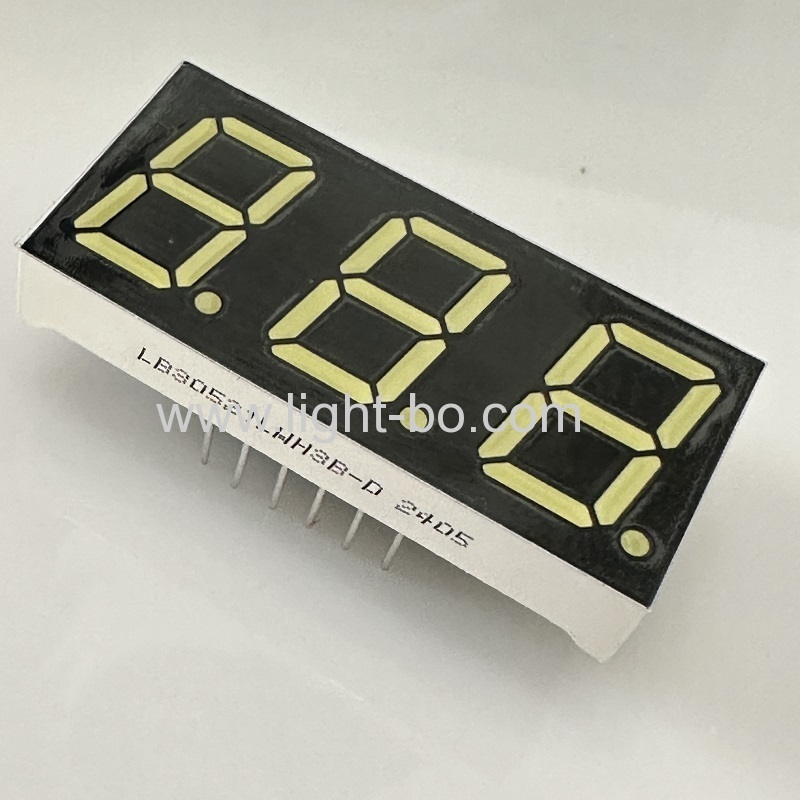 Ultra bright white common anode 0.52" triple digit 7 segment led display for instrument panel