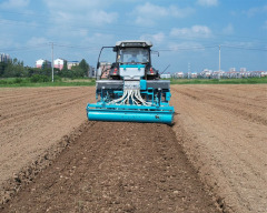 12 Rows Precise Seeding Fertilizing Machine with Penumatic Seeder