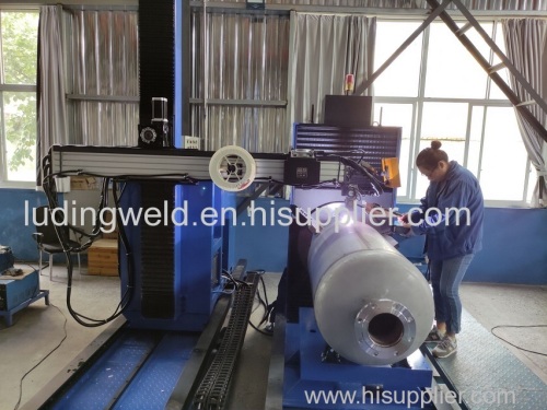 During circumferential seam welding the welding operation is performed using a welding manipulator arm in conjunction w