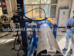 Automatic welding machine for pipe and high-neck flange.