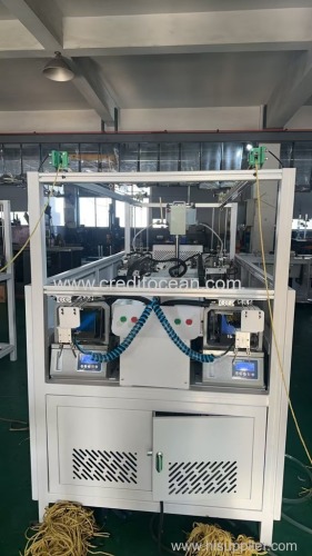 Two Heads Tipping Machine by Credit Ocean