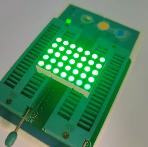Nokta matrisli led ekran 5 x 7 dijital zaman dilimi saat gösterimi için uygundur