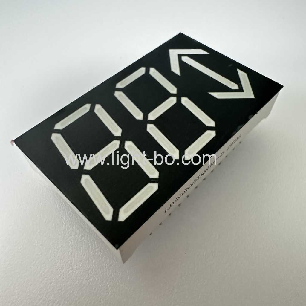 Display LED de seta de 3 dígitos ultra brilhante de 0,8 polegadas personalizado para indicadores de posição de elevação
