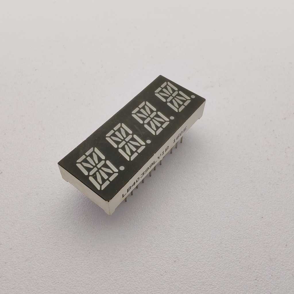 4-stellige, gelbe alphanumerische LED-Anzeige mit 16 Segmenten für das Instrumentenpanel