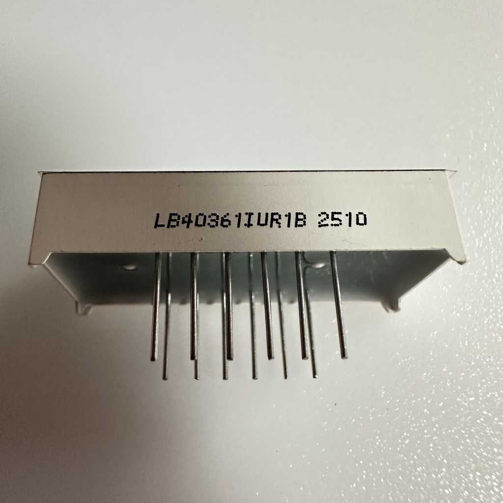4-stellige 9,2-mm-7-Segment-LED-Anzeige mit ultraheller roter gemeinsamer Anode
