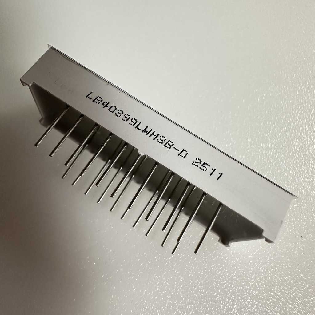 Affichage LED blanc ultra-brillant à 4 chiffres, 0,39 pouce, 16 segments, cathode commune, pour tableau de bord