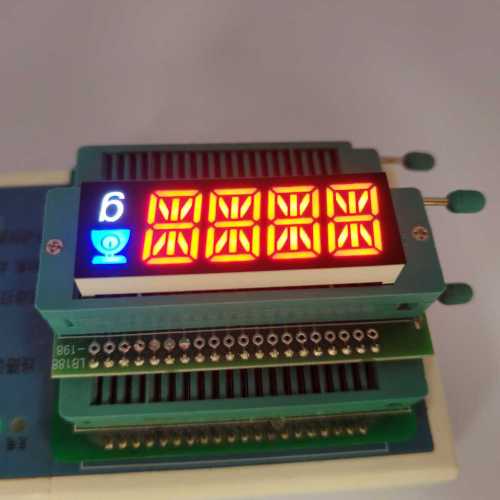 kundenspezifische ultrarote/weiße/blaue 4-stellige 14-Segment-alphanumerische LED-Anzeige