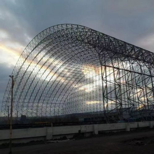 решение для кровли с пространственным каркасом из стального угольного сарая