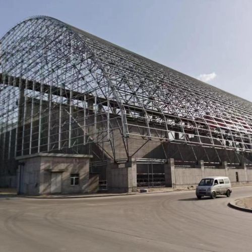 решение для кровли с пространственным каркасом из стального угольного сарая