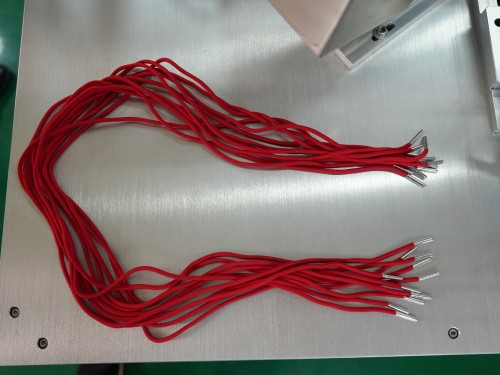 Máquina automática para voltear películas de acetato y metal