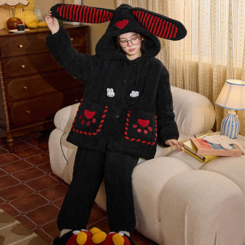 Bộ đồ ngủ nữ 3 lớp chần bông, áo và quần bằng vải lông cừu san hô, in hình hoạt hình, thích hợp mặc nhà mùa thu đông.