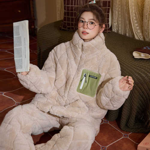 Bộ đồ ngủ nữ 3 lớp chần bông, áo và quần bằng vải lông cừu san hô, in hình hoạt hình, thích hợp mặc nhà mùa thu đông.