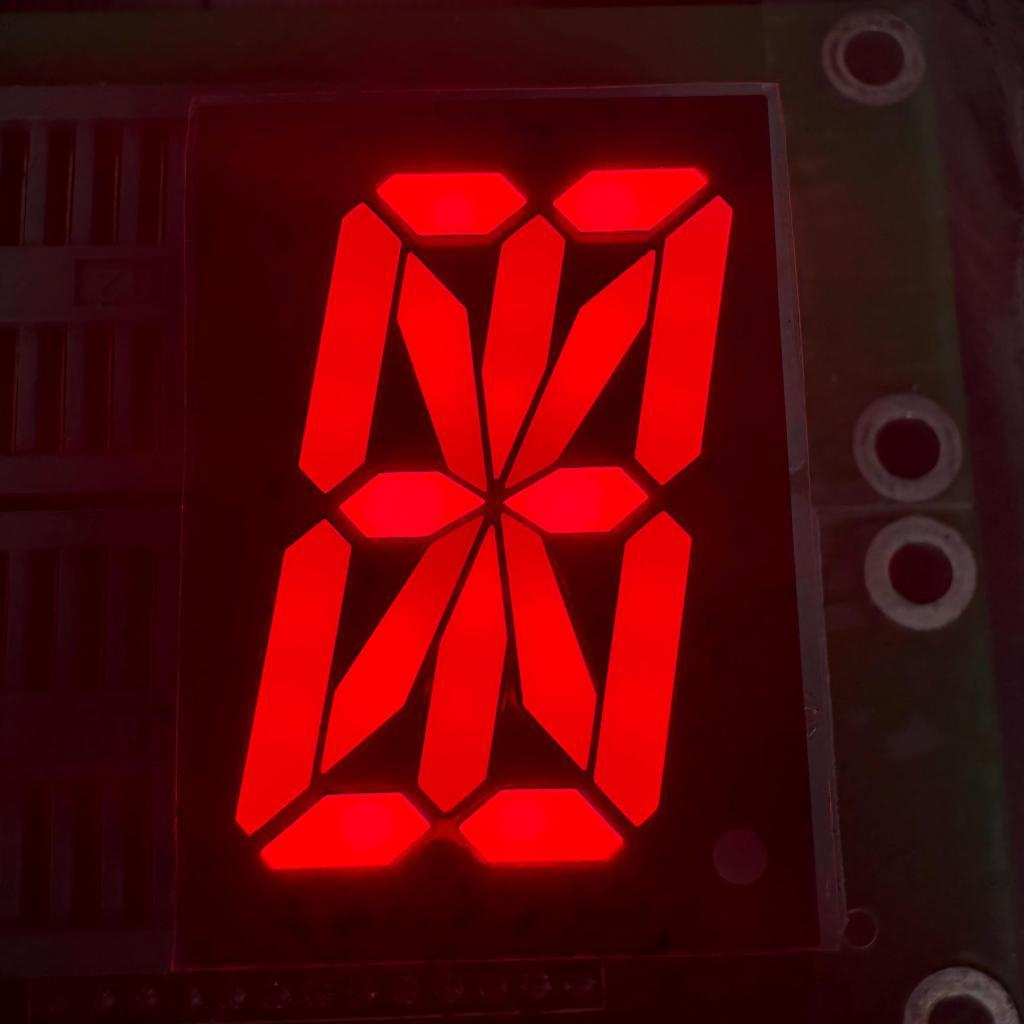 Màn hình hiển thị chữ số LED đơn 1,2 inch 16 đoạn cực đỏ cực dương chung