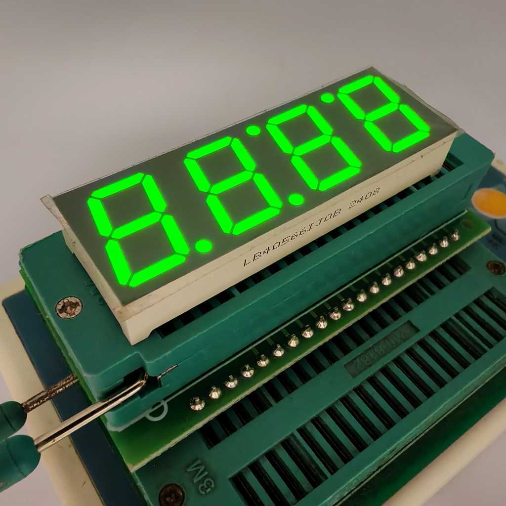 4-разрядный 7-сегментный светодиодный индикатор желто-зеленого цвета, предназначенный для индукционных плит.