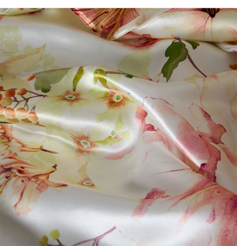 Chăn bông lụa có thể giặt máy, 100% lụa tơ tằm, độ dày 22 momme, thoáng mát, phù hợp cho người lớn, dùng được cả bốn mùa.