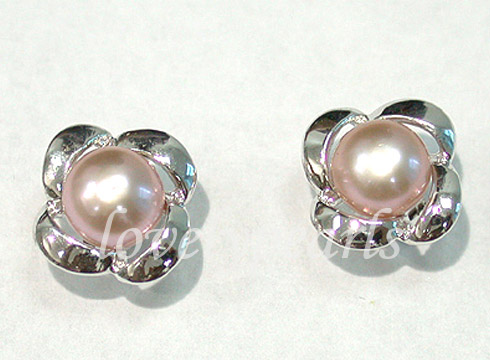 pearl earing