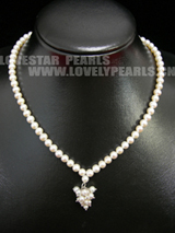 pearl neckalce