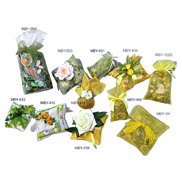 Potpourri in Organza Sachets