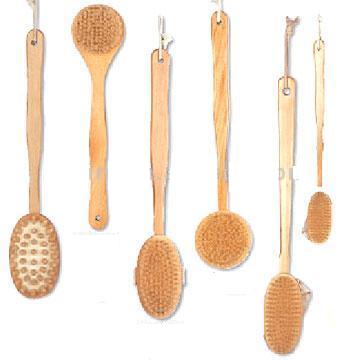 WOODEN BATH BRUSH