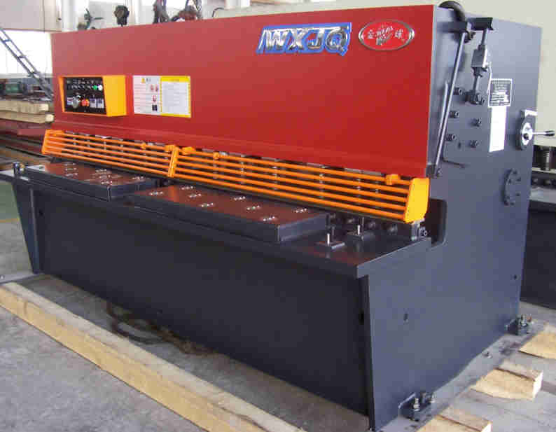 hydraulic swing beam shear