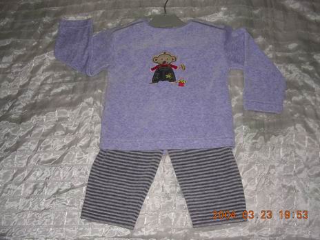 children knitting suit